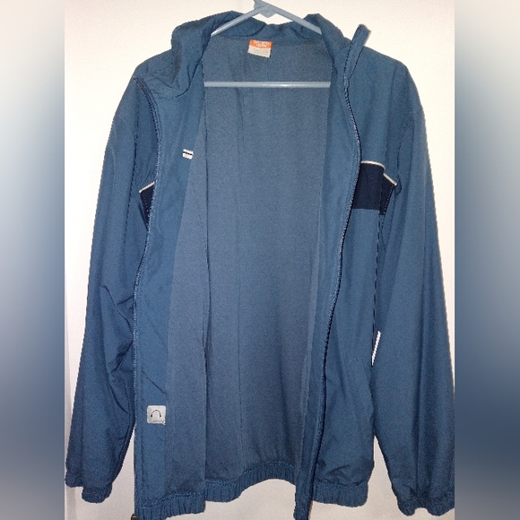 Throwback Nike Jacket - Picture 3 of 7